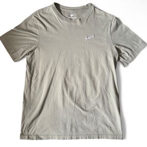 Nike Men's Sage Green Short Sleeve Tee